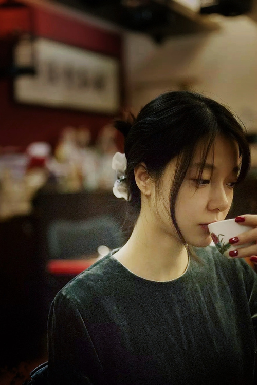 “东安湖赛场：跑酷选手与障碍赛道之间的极限博弈”